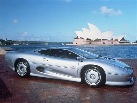 Jaguar XJ220: 1992 Supercar - Specs, Review & Top Speed