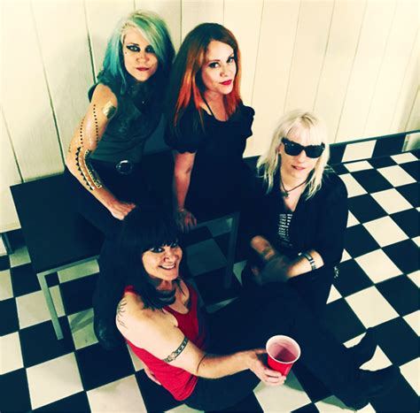 L7 Announce New Album, Will Be Their First One in 20 Years | Under the ...