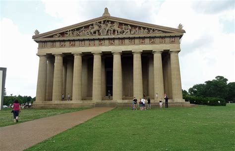 Quirky Attraction: The Nashville, Tennessee Parthenon – Quirky Travel Guy