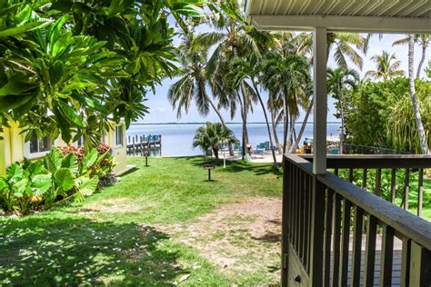 Palm Balcony | Bay Harbor & Coconut Bay Resort Key Largo