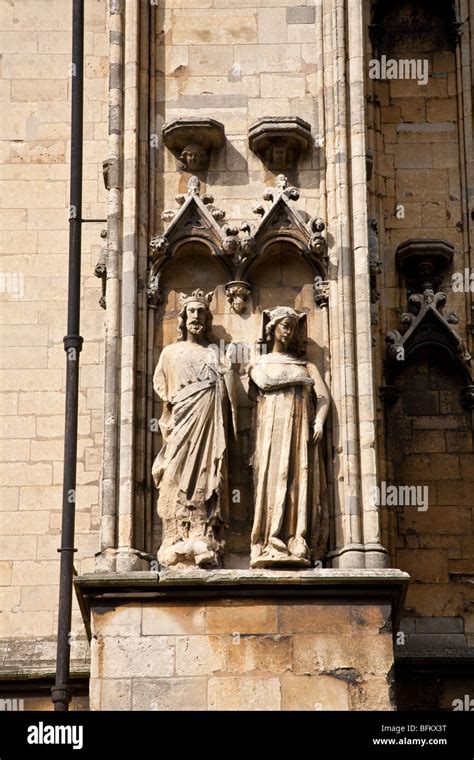 Statues of Edward I and Eleanor of Castile on the eastern end of the outer south wall of Lincoln ...