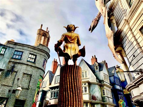 Wizarding World of Harry Potter - Diagon Alley 101 - Theme Park Professor