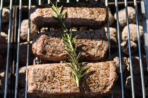 Rosemary lamb steaks with garlic 3008203 Stock Photo at Vecteezy