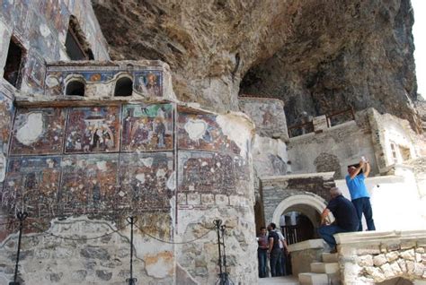 Sumela Monastery in Trabzon, Turkey : History, Pictures and the Black ...