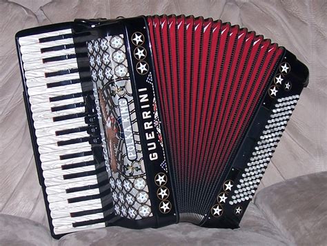 Guerrini Polka King MIDI Amplified Accordion