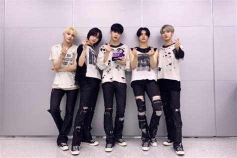 TXT Secures First Place Trophy from 'THE SHOW' + See Their '0X1=Lovesong' Performance Here ...