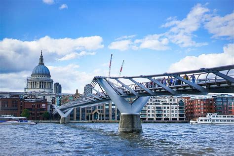 Top 10 Facts about the Millennium Bridge - Discover Walks Blog