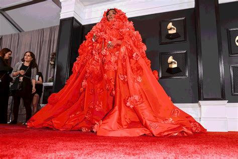 Photos: The wildest fashion details from the Grammys