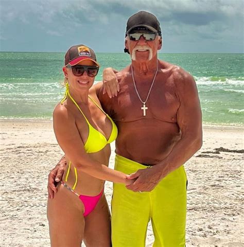 Hulk Hogan announces he's engaged to yoga instructor at her best friend ...