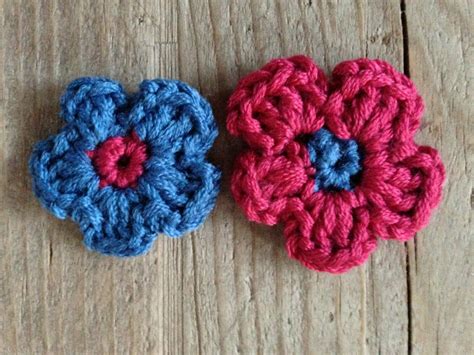 Annoo's Crochet World: Beginner's Crochet Free Flower Tutorial