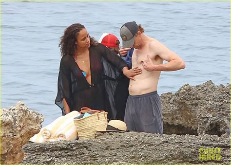 Photo: tom hiddleston zawe ashton share a kiss vacation in ibiza 89 | Photo 4625324 | Just Jared