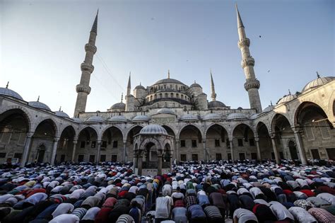 Why Islam Is The World's Fastest-Growing Religion | WBUR News