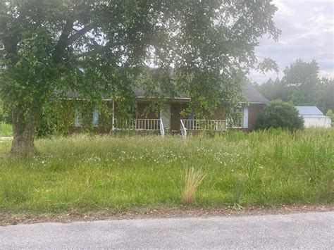 303 S Main St, Walstonburg, NC, 27888, USA