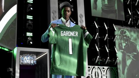 Sauce Gardner Partners with Buffalo Wild Wings | Def Pen