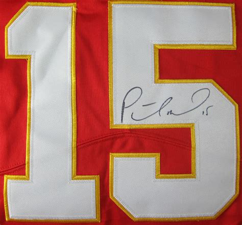 patrick-mahomes-signed-jersey-2 - Memorabilia Center