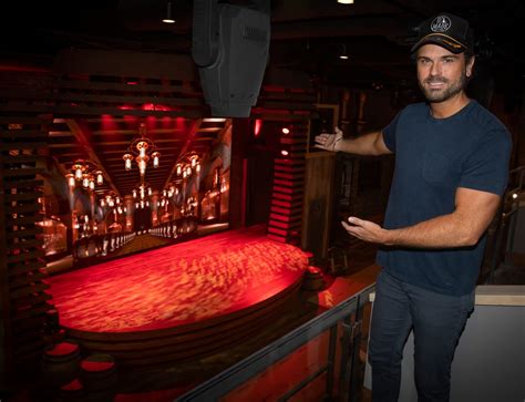 Chuck Wicks' 'Shiners' brings Vegas-style show to downtown Nashville