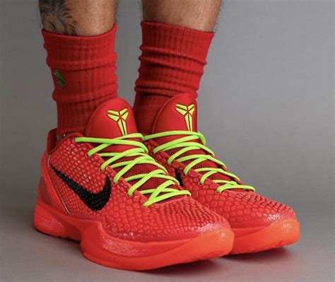 FIRST LOOK AT THE NIKE KOBE 6 PROTRO REVERSE GRINCH