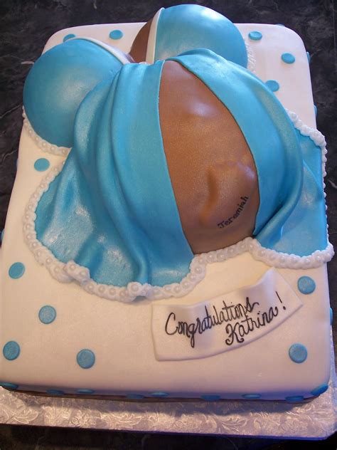 MyMoniCakes: Baby Bump on Sheet Cake