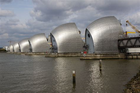 Thames Barrier (Woolwich, 1982) | Structurae