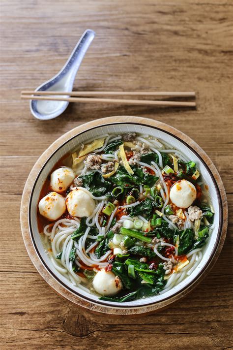 Fishball and Pork Mince Rice Noodle Soup - Ang Sarap