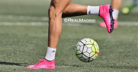 Cristiano Ronaldo Switches to Modified Pink Nike Mercurial Superfly ...