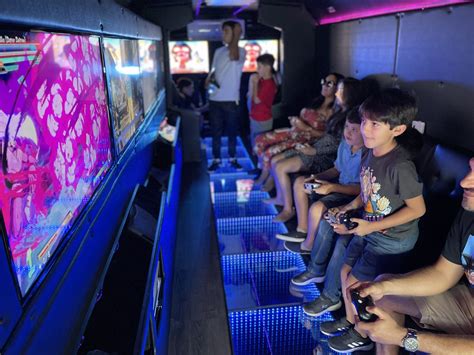 VIDEO GAME BIRTHDAY PARTIES - The Best Gaming Party Bus For Kids