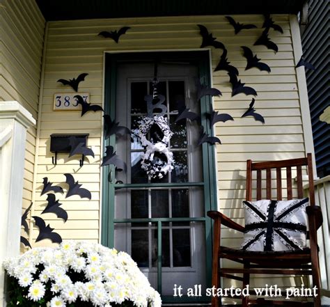 Bats on the Door Decor for Halloween | ハロウィン 玄関, 屋外のハロウィーン, ドアの装飾