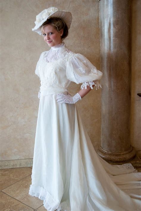 Victorian Edwardian Tea Visiting Wedding Dress Gown and hat