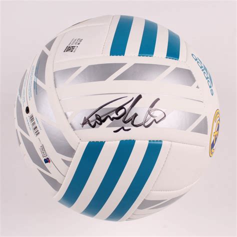 Ronaldo Signed Real Madrid CF Logo Soccer Ball (Beckett COA) | Pristine Auction