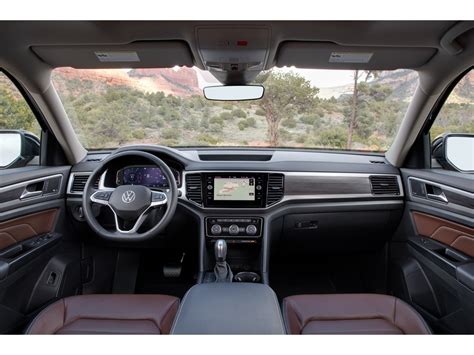 2025 Volkswagen Atlas: 222 Interior Photos | U.S. News