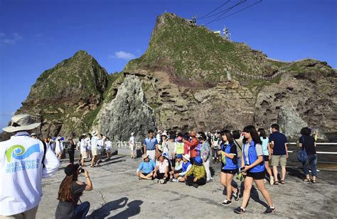 South Korea Denounces Japan's New Claim on Disputed Liancourt Rocks - WSJ