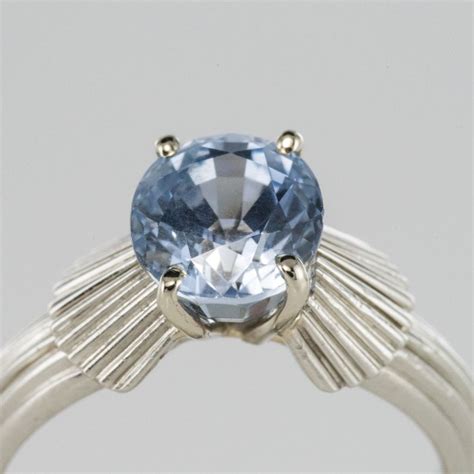 Proantic: Vintage Sapphire Platinum Ring