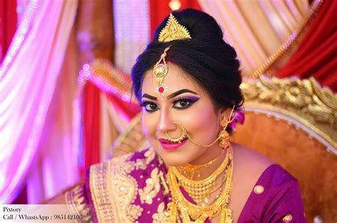 At the reception Bengali Bride, Bengali Wedding, Indian Bride, Bridal Gold Jewellery, Gold ...