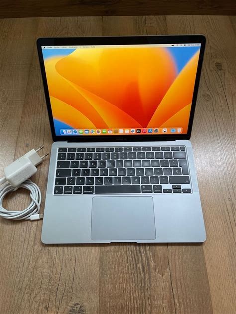 Macbook Air M1(2020) 8GB de segunda mano por 645 EUR en Sant Joan Despí ...