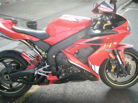 YAMAHA R1 CUSTOM PAINT KIT LOTS OF EXTRAS PLEASE LOOK