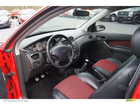 Black/Red Interior 2004 Ford Focus SVT Coupe Photo #62838306 | GTCarLot.com