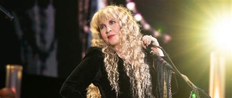 Stevie Nicks Will Extend Her Tour Into 2024 With A Collection Of ‘Live ...