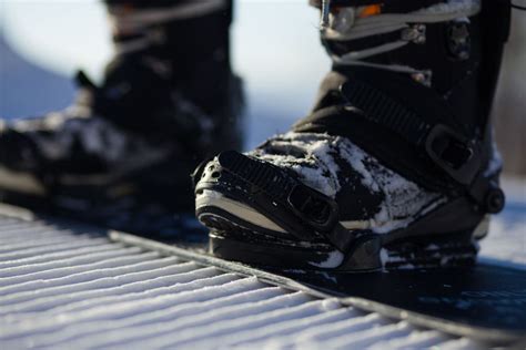 Why Foot Position Matters So Much to Snowboarding | Canyon Sports