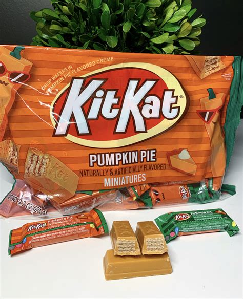 REVIEW: Pumpkin Pie Kit Kats - Junk Banter