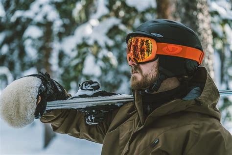 Are Ski Goggles Polarized? (Why They're Not Great For Overcast Skiing ...