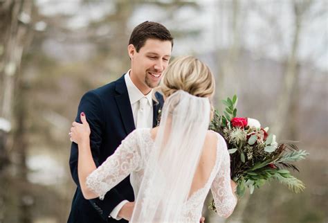 A WINTER WEDDING WITH A COMMUNITY RING BLESSING CEREMONY | Vermont Weddings