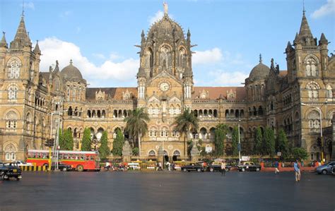 Top 10 Attractions to visit in Mumbai, Maharashtra