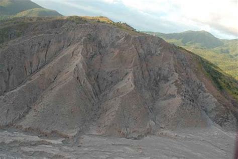 The 2 December 2008 pyroclastic surge effects on St. George's Hill ...