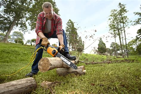 The Do's and Don'ts of Using a Chainsaw