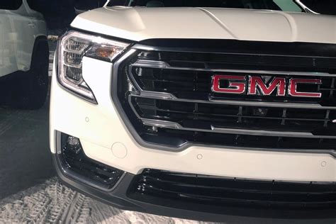 GMC Terrain gets the AT4 treatment - CNET