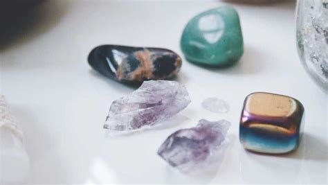 A Gemologist’s Guide to Crystal Healing ⁕ Getting real with good vibrations Energy Healing Reiki ...