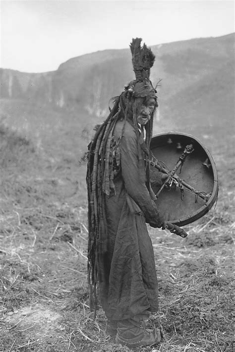 modern / primitive, trollkarlen: Mongolian shaman wearing a ritual...