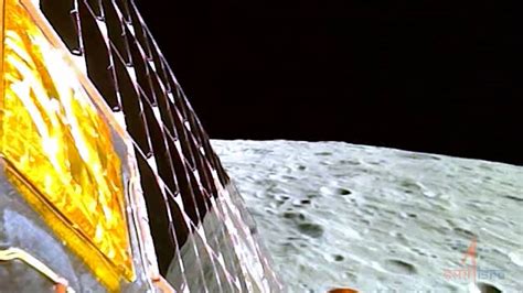 India Chandrayaan-3 lunar mission lands on moon’s south pole | One 11 World