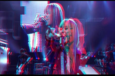 3D Anaglyph: Hannah Montana & Miley Cyrus Best of Both Worlds Concert in 3D