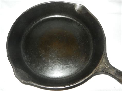 Vintage Wagner Ware Cast Iron 10 inch Skillet from mygrandmotherhadone on Ruby Lane